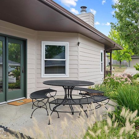 1 5 Miles To Mizzou ~ Spacious & Updated Home~ Columbia Exterior photo